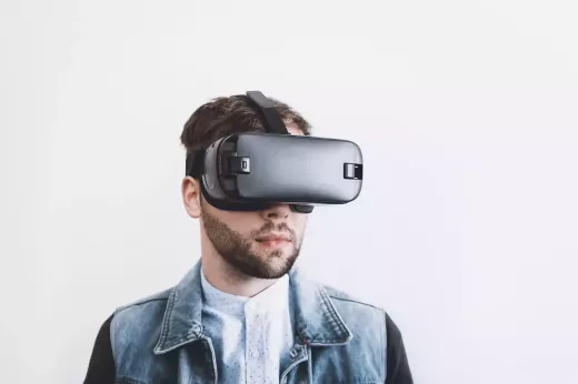 Virtual Reality Medicine and Technology